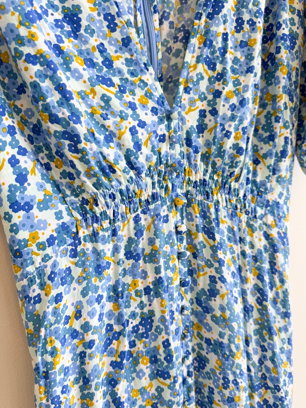 FAITHFULL THE BRAND • Bellavista Midi Dress in Lou Floral Print Blue - Picture 6 of 16
